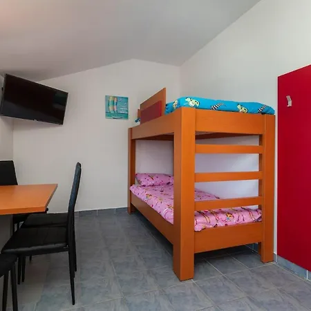 Oleander - Stone House With Shared Seasonal Swimming Pool * Pašman