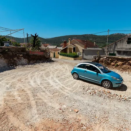 Oleander - Stone House With Shared Seasonal Swimming Pool דירה