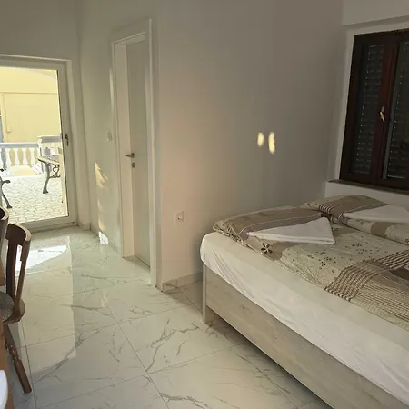 Apartment Oleander - Stone House With Shared Swimming Pool Pašman