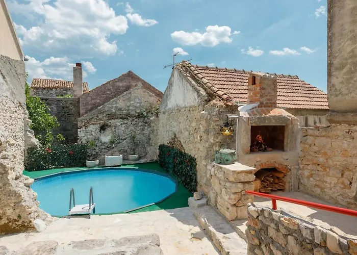 Oleander - Stone House With Shared Seasonal Swimming Pool * Пашман