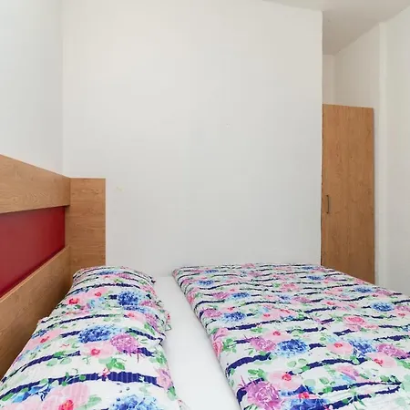 Appartement Oleander - Stone House With Shared Swimming Pool *