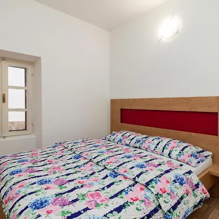 Oleander - Stone House With Shared Swimming Pool Appartement Pašman