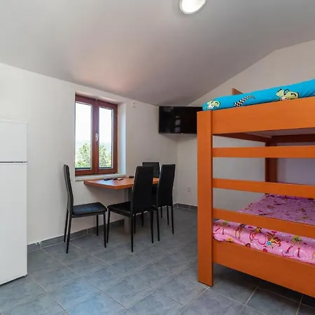 Appartement Oleander - Stone House With Shared Swimming Pool *