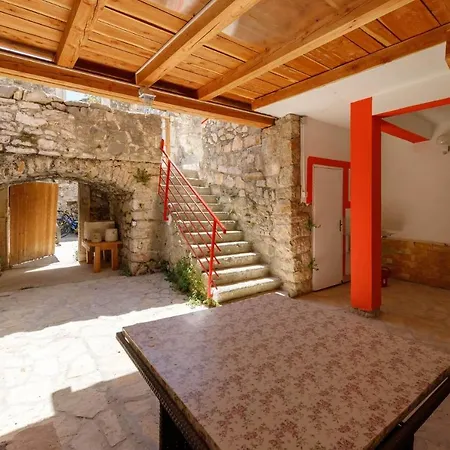 Oleander - Stone House With Shared Seasonal Swimming Pool * Pašman