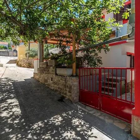 Oleander - Stone House With Shared Seasonal Swimming Pool Daire *