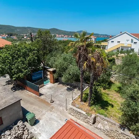 Oleander - Stone House With Shared Swimming Pool * Pašman
