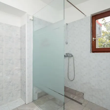 Oleander - Stone House With Shared Seasonal Swimming Pool Διαμέρισμα