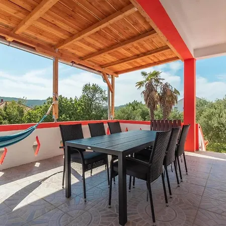 Daire Oleander - Stone House With Shared Seasonal Swimming Pool Pašman