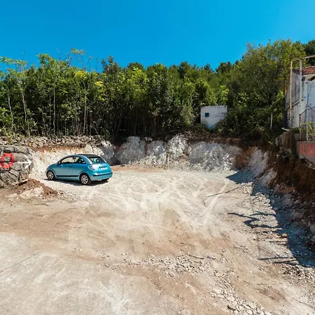 Oleander - Stone House With Shared Seasonal Swimming Pool *