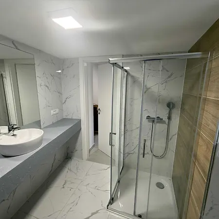 Oleander - Stone House With Shared Swimming Pool Appartement *