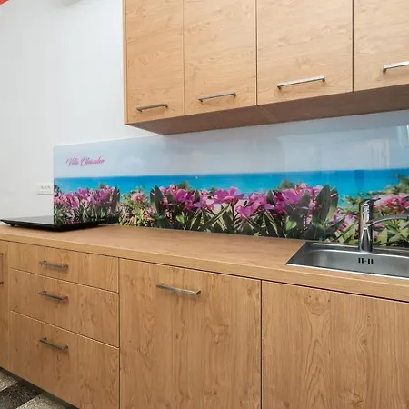 Oleander - Stone House With Shared Seasonal Swimming Pool