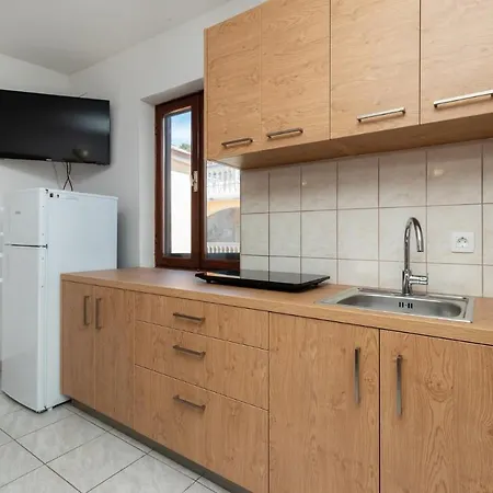 Διαμέρισμα Oleander - Stone House With Shared Seasonal Swimming Pool Pašman